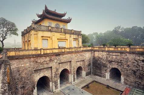 Get the best out of the last moments with the charming Hanoi with a free and easy city tour by yourself