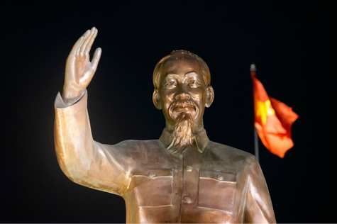 you’re free to explore the endless cuisine options, from fragrant street food stalls to charming local restaurants, and discover the true flavors of Vietnam.