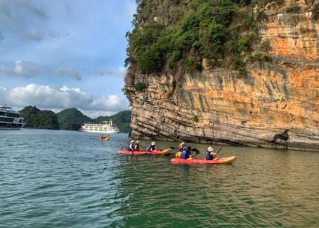 Explore Dark & Bright Cave – Halong Bay – Hanoi (B, L)