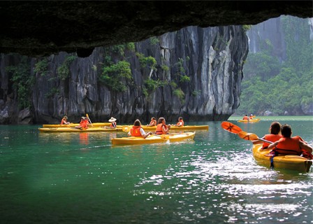 Lan Ha Bay – Halong Bay – Hanoi