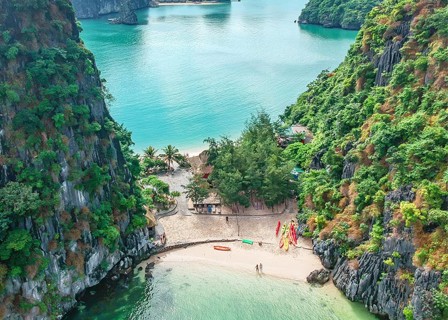 Hanoi - Halong Bay - Oasis Bay Party Cruise (L, D)