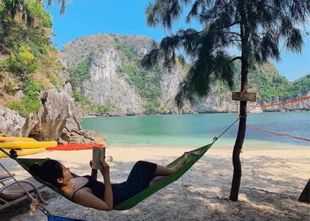 Hanoi - Halong Bay - Oasis Bay Party Cruise (L, D)