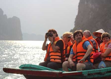 Halong Bay - Bai Tu Long Bay - Halong Bay