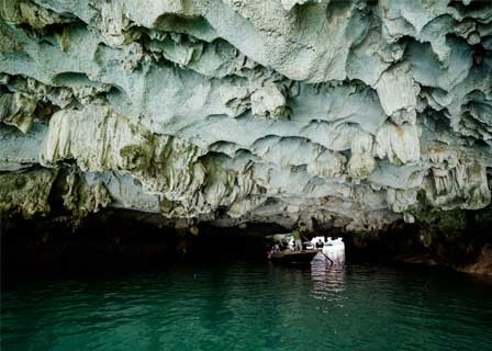 Rita on Lan Ha Bay and Halong Bay, come back Hanoi (B/L)