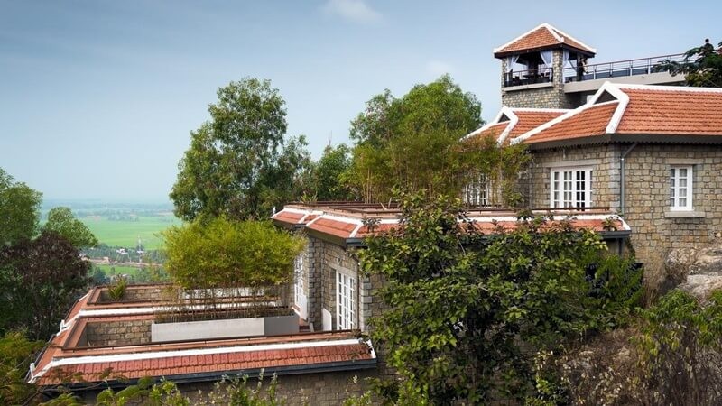 Victoria Nui Sam Lodge