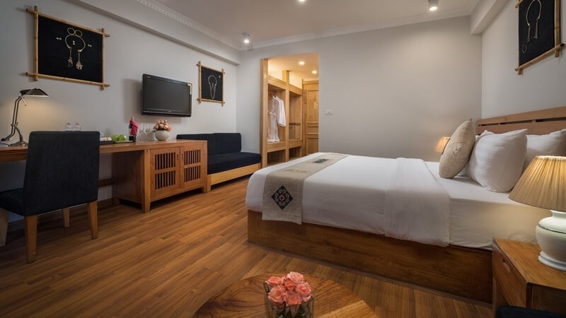 Sunny Mountain Hotel