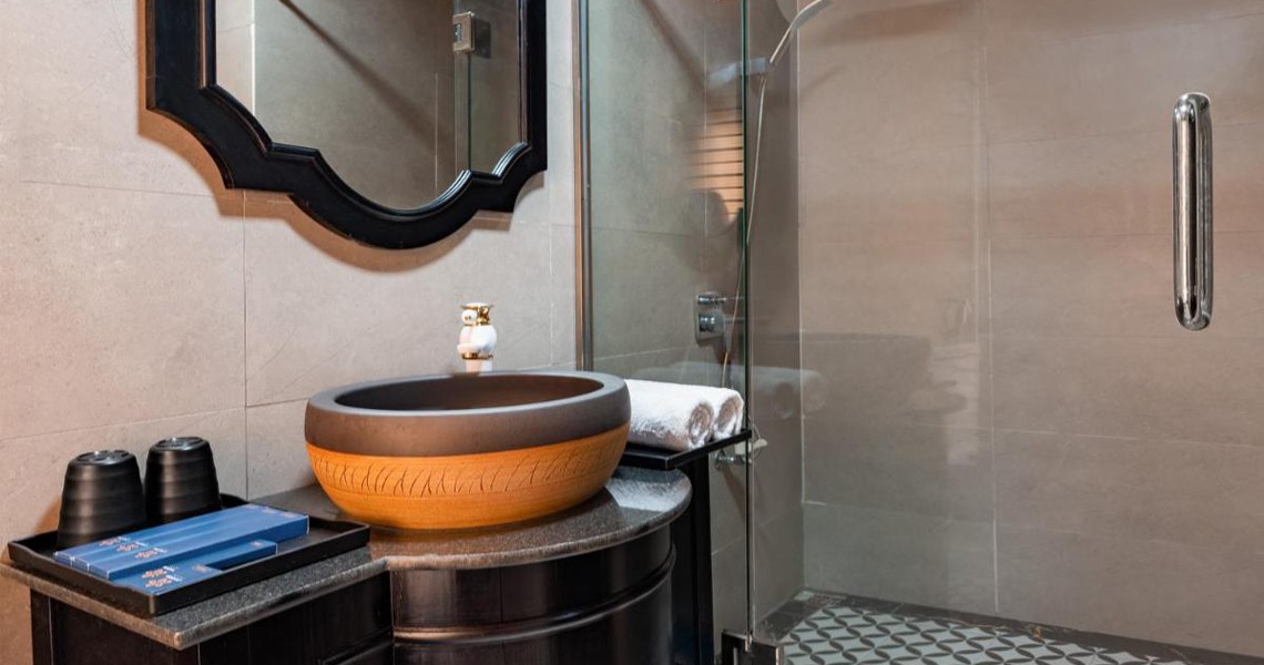 La Pandora Boutique Cruise