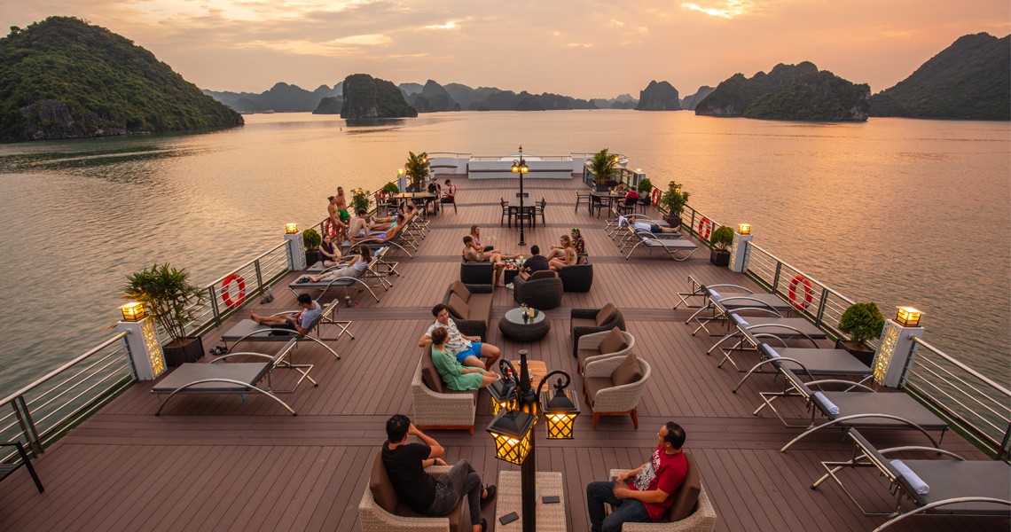 Oasis Bay Party Cruise